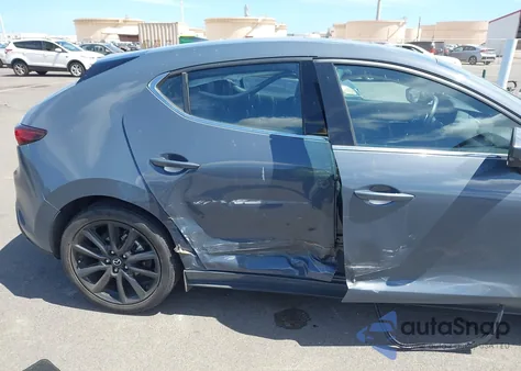 2020 Mazda Mazda3 Premium Package из США, поврежденный, VIN JM1BPANM8L1168134